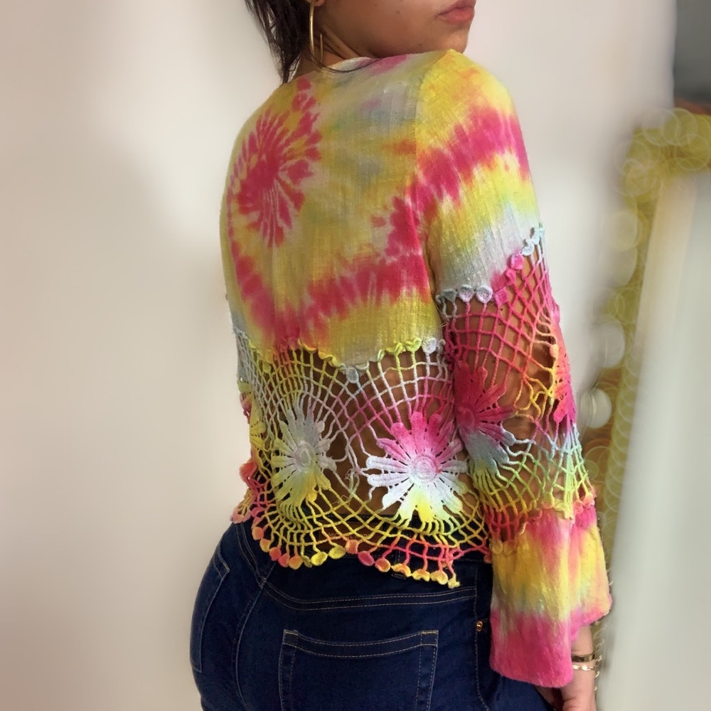🌈🦋💖 Cut Out Tie Dye Bell Sleeve Crop Top 💖🦋🌈